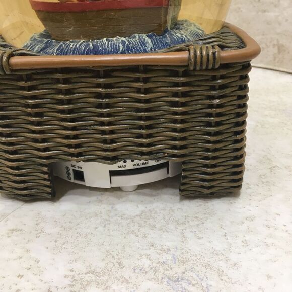 MR CHRISTMAS NORTH LODGE FISHING THEME SNOW GLOBE - Picture 8 of 12